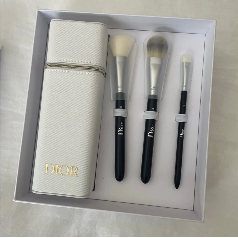 Dior White and Black Makeup Brush Set - Picture 2 of 9